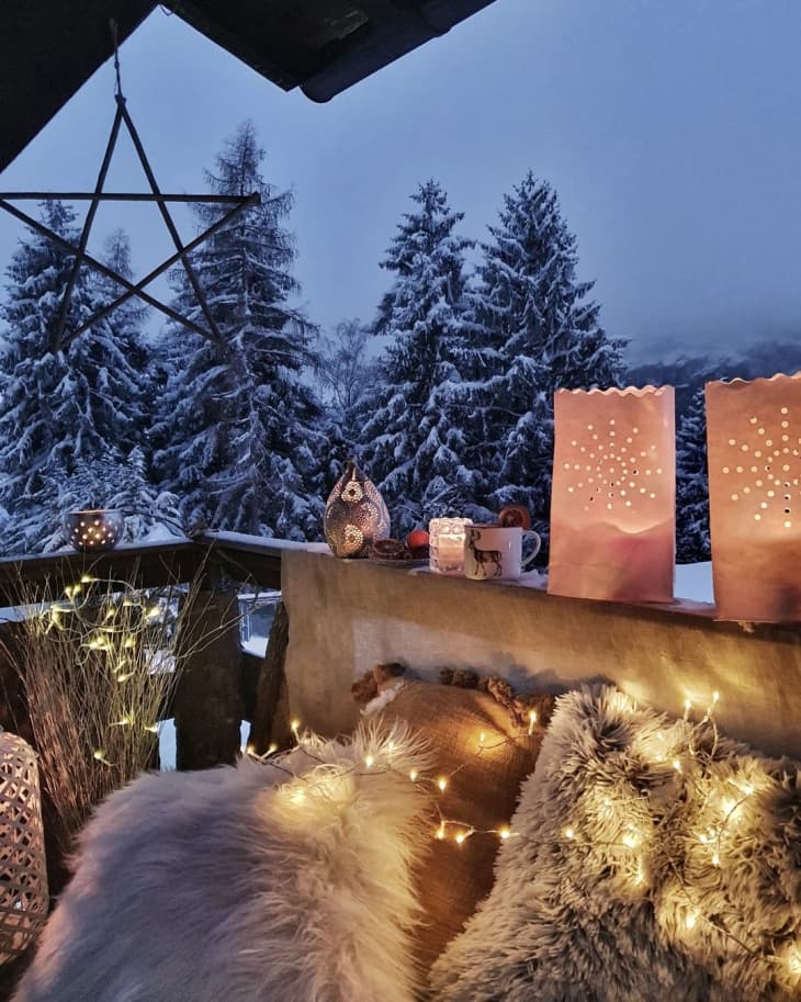10 Christmas Balcony Decorating Ideas | Apartment Therapy